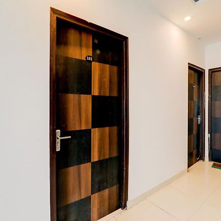 Super Collection O Kiara Guest House Lucknow Ngoại thất bức ảnh