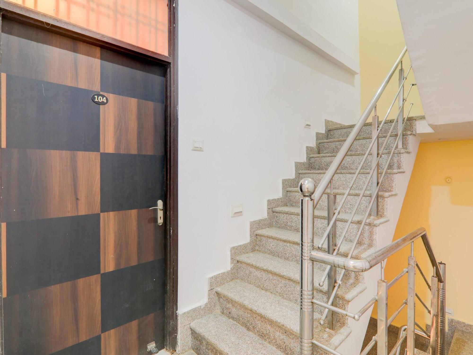 Super Collection O Kiara Guest House Lucknow Ngoại thất bức ảnh
