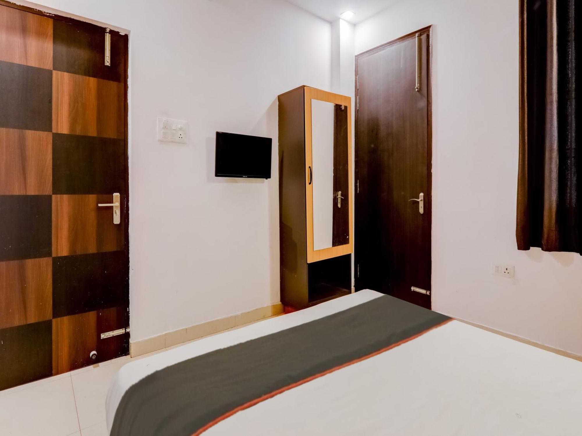 Super Collection O Kiara Guest House Lucknow Ngoại thất bức ảnh